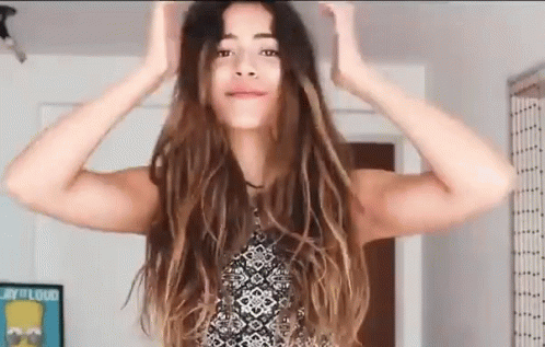 Resultado de imagem para gif acordando e espreguiçando