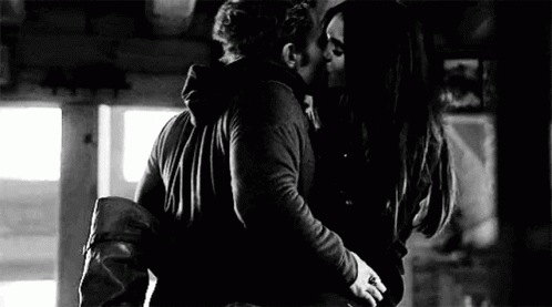 Kiss Sexy GIF - Kiss Sexy Stefan - Discover & Share GIFs