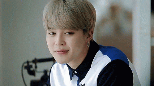 Znalezione obrazy dla zapytania jimin gif 2019
