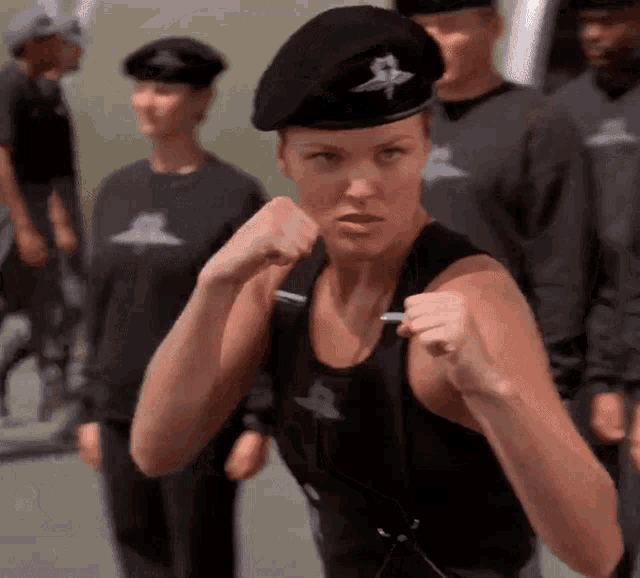 LSComic Girl Lscomicgirl LSComic Girl Starship Troopers Star Ship Trooper Movie GIF - LSComicGirlLscomicgirlLSComicGirl StarshipTroopersStarShipTrooperMovie 1997 GIFs