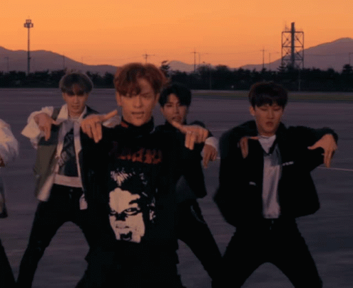 pic Double Knot Stray Kids Gif kpop gogo gif kpop gogo straykids discover share gifs