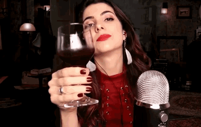 Um Brinde Taça De Vinho GIF - UmBrinde TaçaDeVinho Vinho GIFs