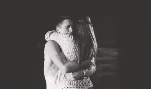 Calin Gif Hug Couple Discover Share Gifs Calin Gif Hug Couple Discover Share Gifs