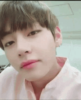taehyung wink gif taehyung wink bts discover share gifs