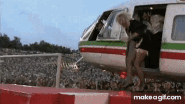 https://media1.tenor.com/images/42902777983f98c44d0616646d15877f/tenor.gif?itemid=14510351