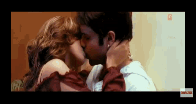 Hot Kiss Gif Tenor Hot Kiss Gif Tenor