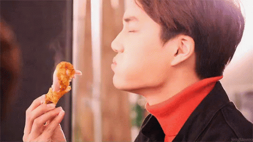 Resultado de imagem para kai exo eating chicken