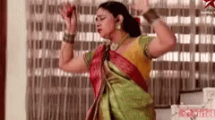 Manorama Ipkknd GIF - Manorama Ipkknd IssPyaarKoKyaNaamDoon - Discover & Share GIFs