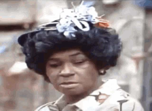 Aunt Esther Sanford And Son GIF - AuntEsther SanfordAndSon LawandaPage -  Discover & Share GIFs