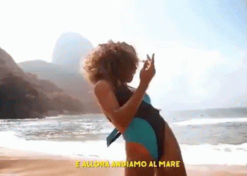 Amore E Capoeira Canzone Video Giusy Ferreri Andiamo Al Mare In Mezzo A Un Temporale Gif Italiansong Italiansummersong Spiaggia Discover Share Gifs