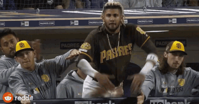 Chop Padres GIF - Chop Padres - Discover & Share GIFs