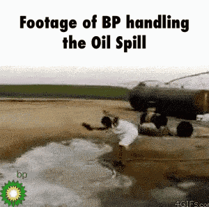 Bp gif. Шланг гиф. Гиф приколы обливают. 4gifs.сом. Смешные гифки с нефтью.