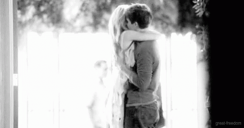 Hug Romantic Gifs Tenor