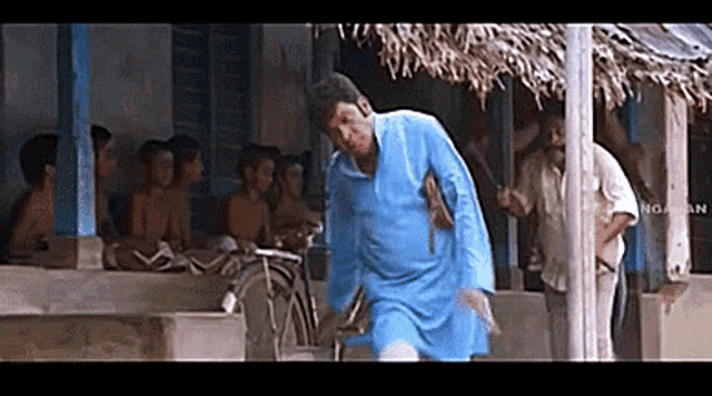 Vadivelu Running GIF - Vadivelu Running Chase - Descubre & Comparte GIFs
