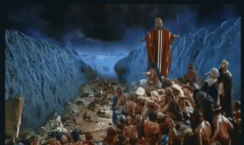 Moses Crossing The Red Sea GIF - Moses CrossingTheRedSea GIFs