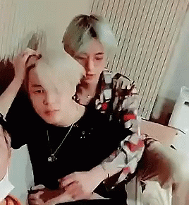 44+ Sleeping Together Hug Gif Pics