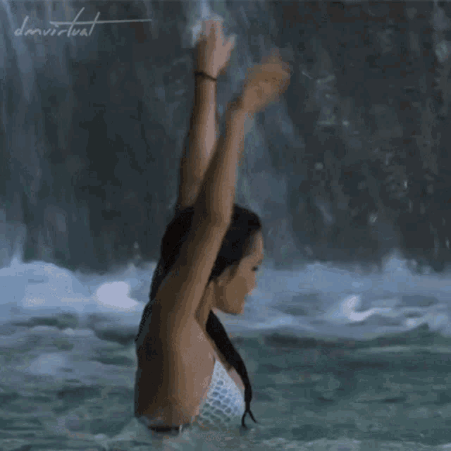 tenor.gif?itemid=21699645