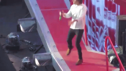 https://media1.tenor.com/images/8f1c4a90adfae051c0af80ed6c357d2a/tenor.gif?itemid=3575397