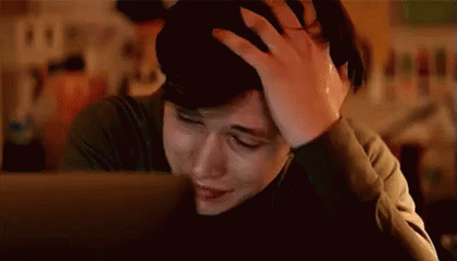 Resultado de imagem para gif adolescente triste