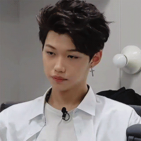 Felix Nodding GIF - Felix Nodding StrayKids - Discover & Share GIFs
