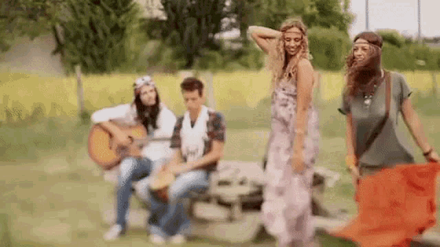 Hippy Camping GIF - Hippy Camping Happy - Descubre & Comparte GIFs
