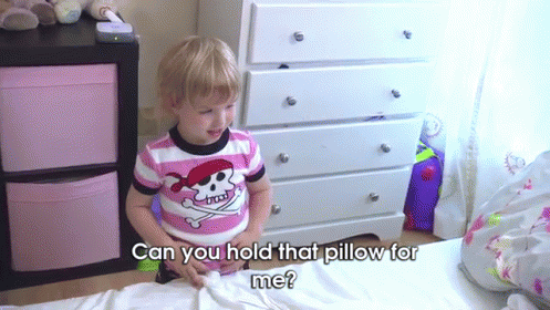 How To Make A Bed GIF - Pillow Hold Kid - Descubre & Comparte GIFs