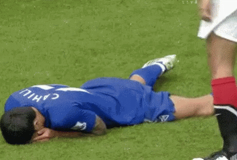 Soccer Faking GIF - Soccer Faking Fake - Discover & Share GIFs