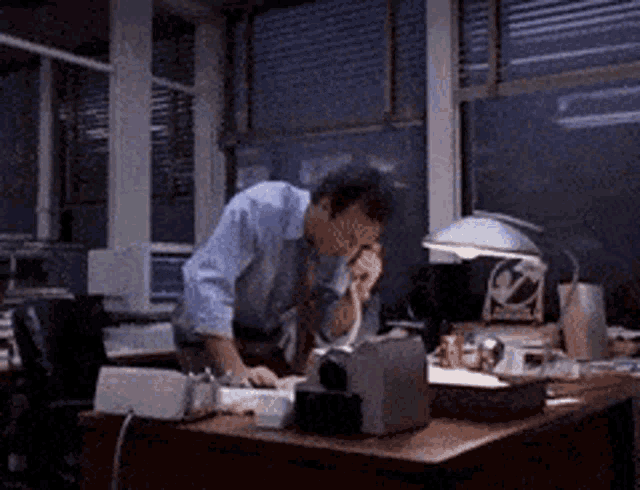 Michael Keaton The Paper GIF - MichaelKeaton ThePaper Angry - Discover ...