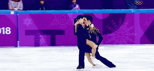 Tessa Virtue Scott Moir GIF - TessaVirtue ScottMoir IceSkating - Discover & Share GIFs