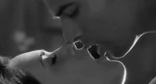 Couple Love Gif Couple Love Kissing Discover Share Gifs