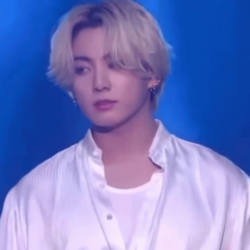 Featured image of post Bts Jungkook Blonde Hair Gif - The bts members are known for their colorful and creative hairstyles.