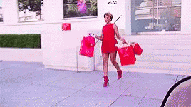 Шоппинг анимация. Девушки в магазине гиф. Гифки девушка в магазине. Женщина бежит с сумками.