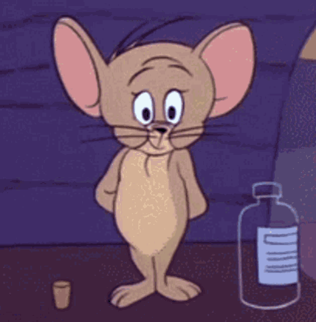 Джерри мышонок gif. Мышка Джерри. Мышонок хочет кушать. Мышонок из мультика.