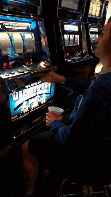 Chaloupe Loyd GIF - Chaloupe Loyd Casino GIFs