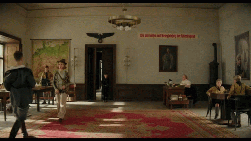 Jojo Rabbit Scarjo GIF - JojoRabbit Scarjo Kneenuts - Descubre ...
