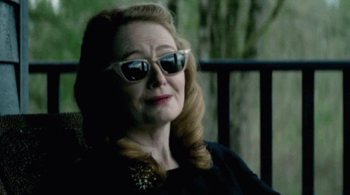 Résultat de recherche d'images pour "aunt zelda miranda otto gif"