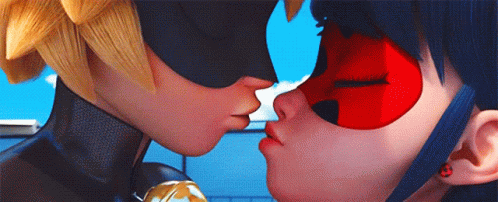 Featured image of post Ladybug And Cat Noir Kiss Gif : The miraculous tales of ladybug and cat noir!