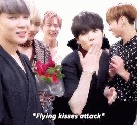 Resultado de imagem para kpop fly kiss