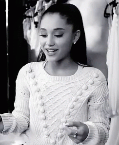 Ariana Grande Smile GIF - ArianaGrande Smile Confused - Discover ...