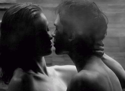 Shower Gif Kissing Discover Share Gifs Shower Gif Kissing Gifs