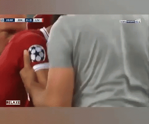 إصابة محمد صلاح دموع حزن ياللهوي ليفربول ريال مدريد GIF - Mo Salah Tears Sad Mohamed Salah Injury GIFs