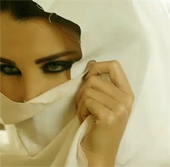 نظرة نانسي عجرم حجاب نقاب GIF - Nancy Ajram Look Sight GIFs