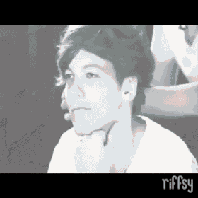 Lt  GIF - One Direction 1d Louis Tomlinson GIFs