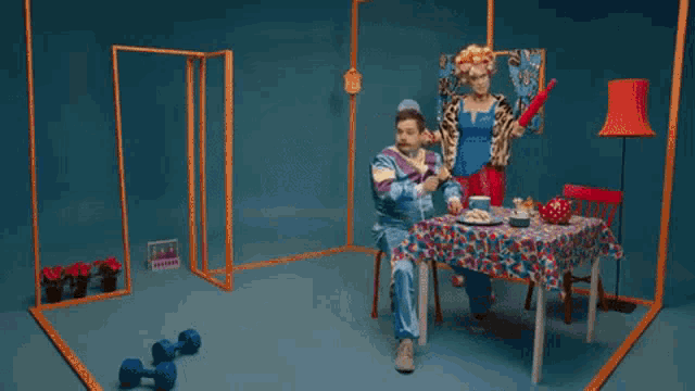 Mee And The Band Abuse GIF - Mee And The Band Abuse Housewife GIFs