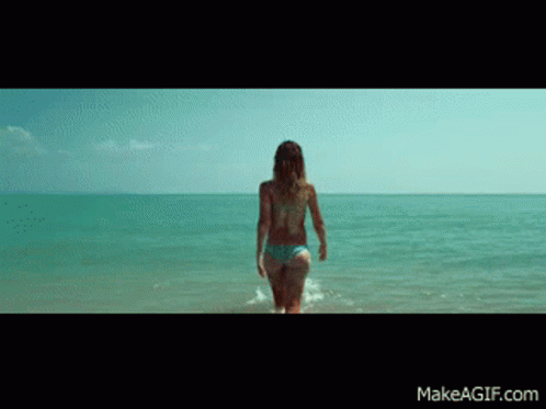 Jesica Alba Beach GIF - Jesica Alba Beach Jason Statham GIFs