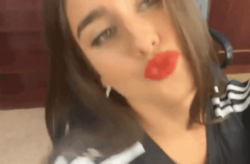 Lauren Jauregui Pretty GIF - Lauren Jauregui Pretty Selfie GIFs