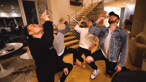Drinking Bottoms Up GIF - Drinking Bottoms Up Friends GIFs