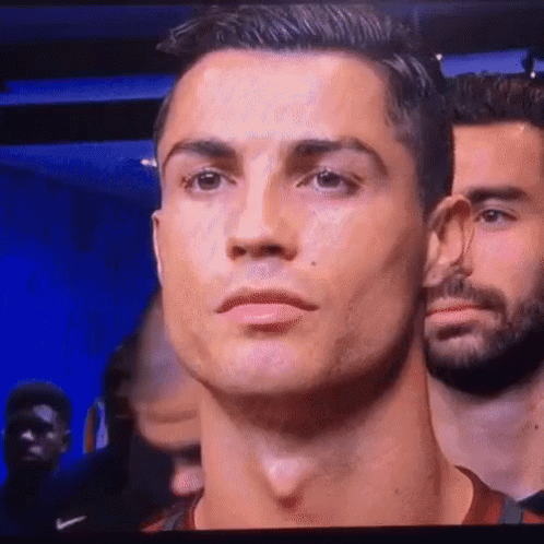 роналду хэй взгляд привет GIF - Christiano Ronaldo Ronaldo Look Hey GIFs
