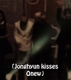 Jonghyun Kiss GIF - Jonghyun Kiss Onew GIFs