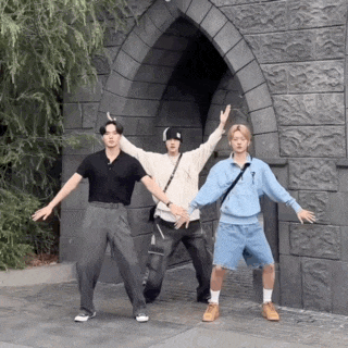 Wei Junseojunseo GIF
